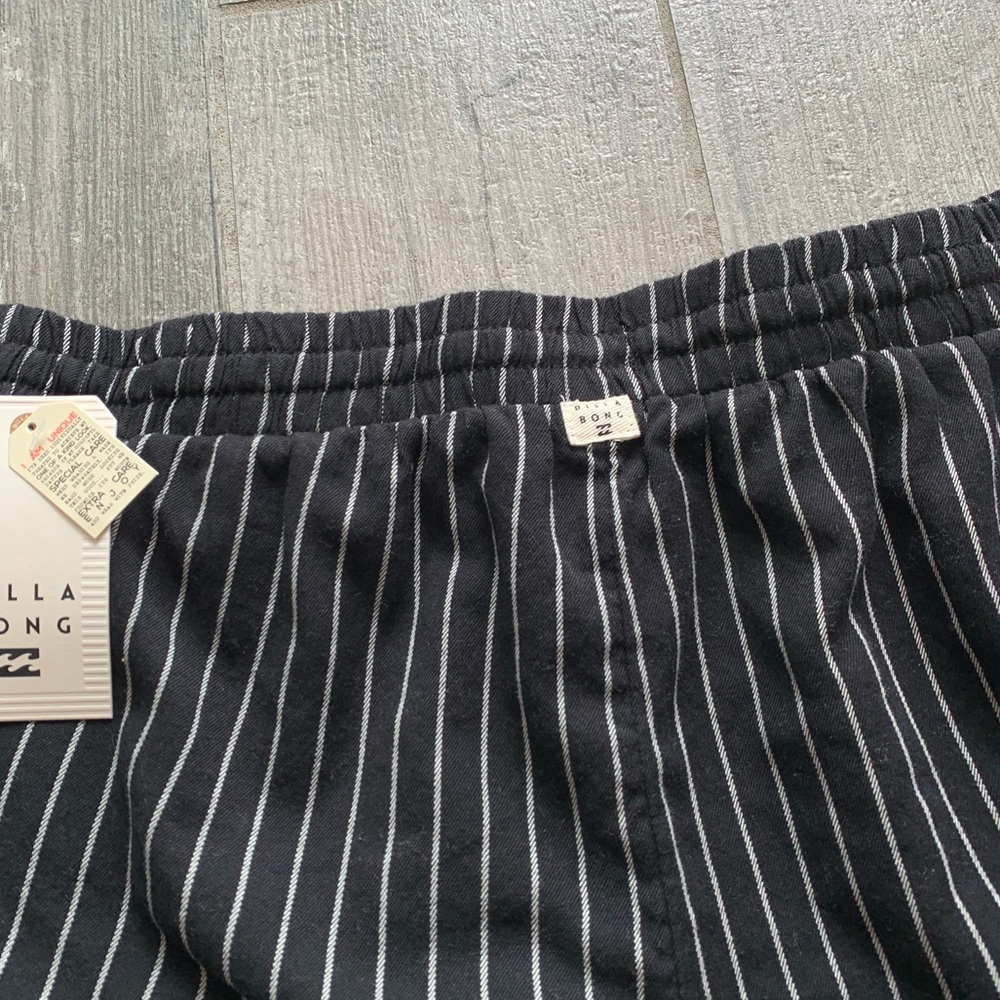 🔥🔥BILLABONG - ROAD TRIPPIN SHORT🔥🔥 - Picture 5 of 5